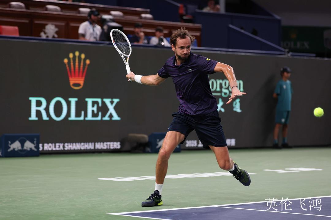 西班牙网球队鏖战意大利网球队，梅德韦杰夫关键制胜