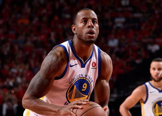 山东队鏖战青岛队，保罗状态火热